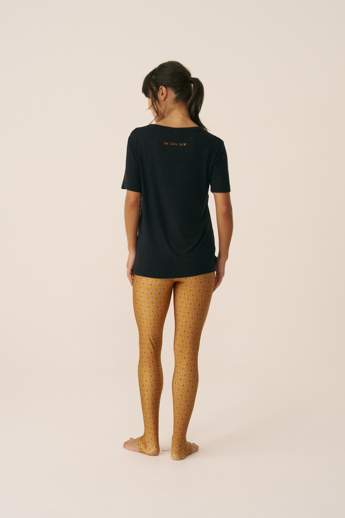 Camiseta - T-shirt Let Love In Black
