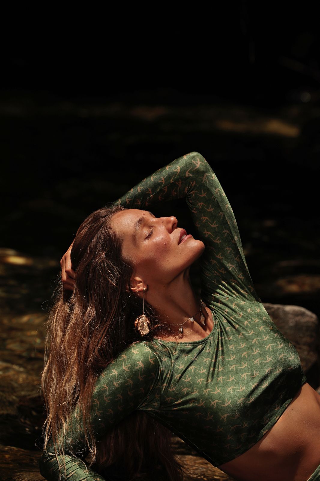 Trikonasana long sleeve cropped top