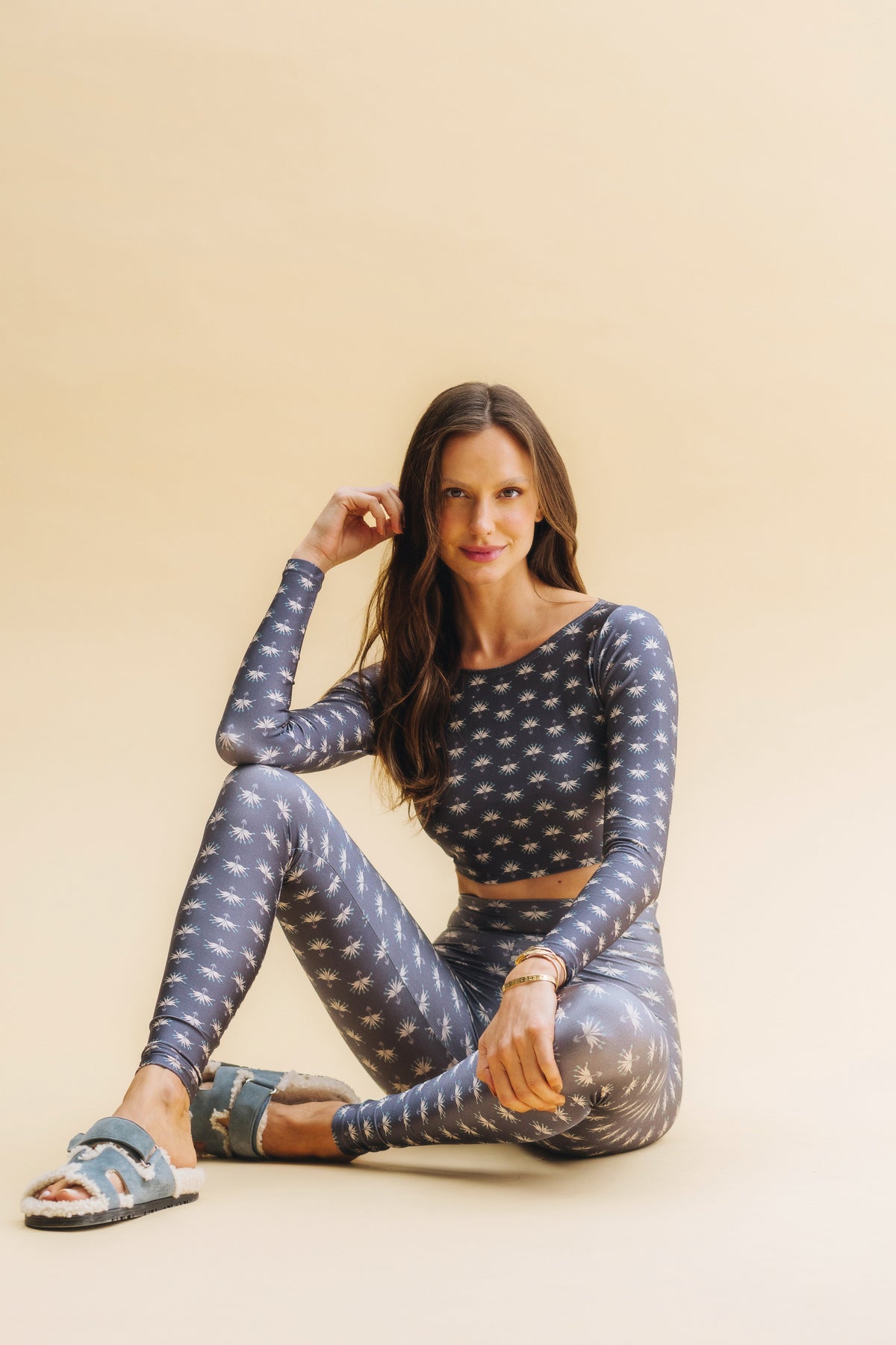 Top Cropped Manga Longa Plume