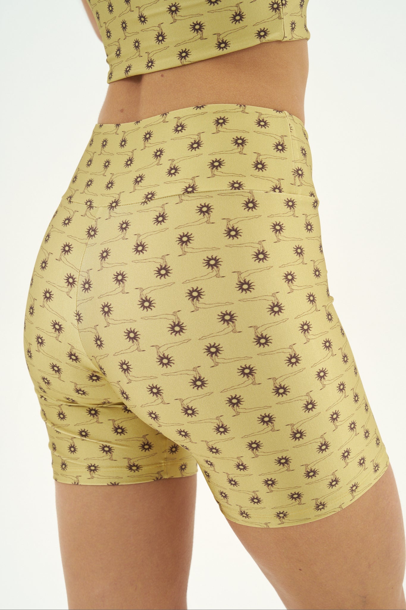 Shorts High Surya