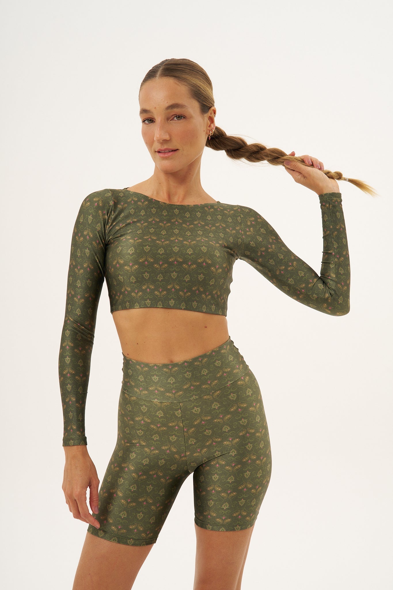 Top cropped manga longa Paisley